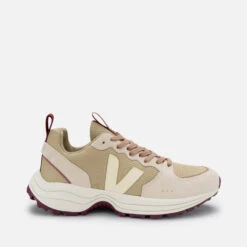 Veja Venturi Alveomesh And Suede Trainers